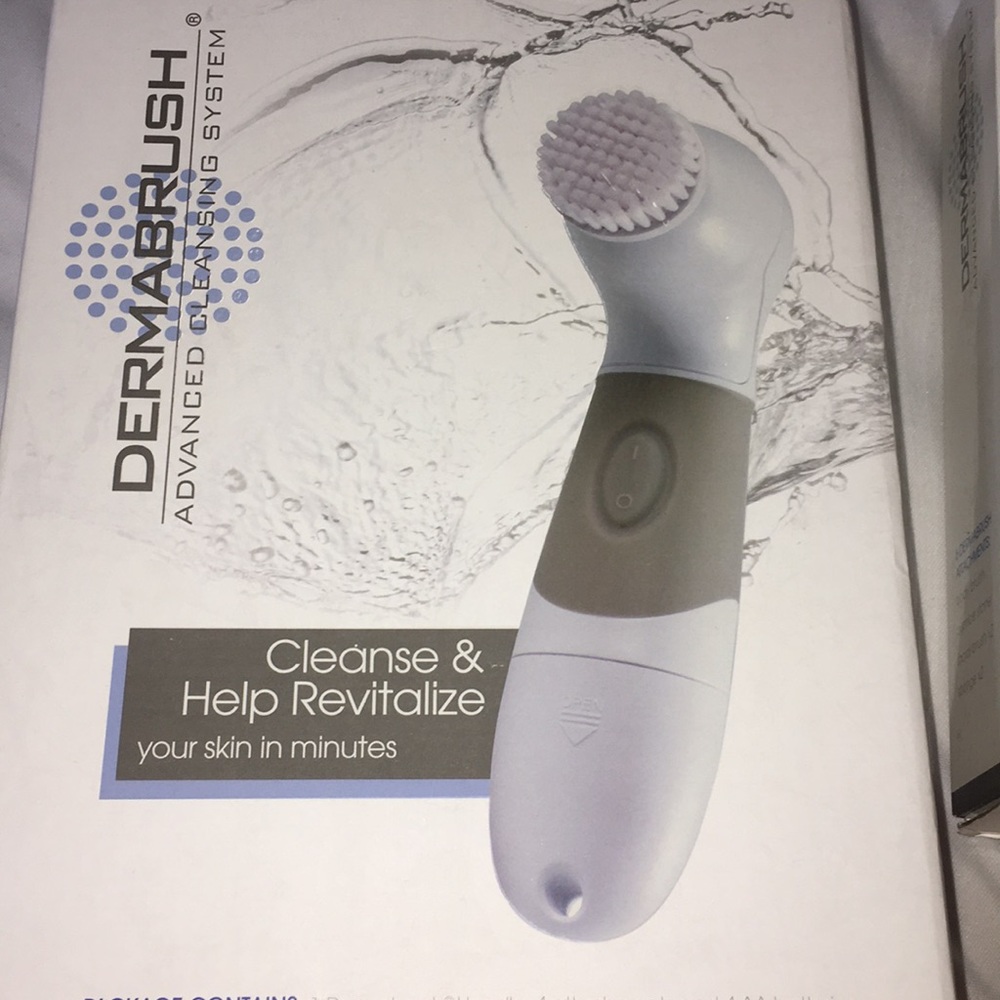BRAND NEW DERMABRUSH!!!